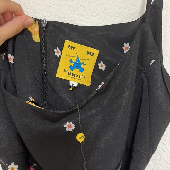 UNIF Breeze Dress with little flowers - Picture 3 of 4